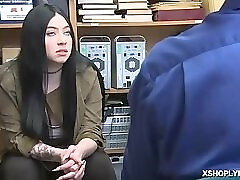 Stunnig teen with bigtit shot blowjobs the LP Officer