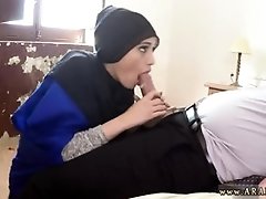 Muslim girlplayfellow 21 year old refugee in my hotel