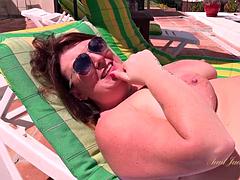 Busty Tattooed Milf Jojo Robinson Lost as Big-Tits Tourist Stranded on Vacation Begging for