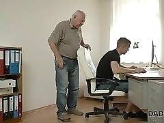 DADDY4K. Son repairs PC of his dad while he fucks his girlfriend